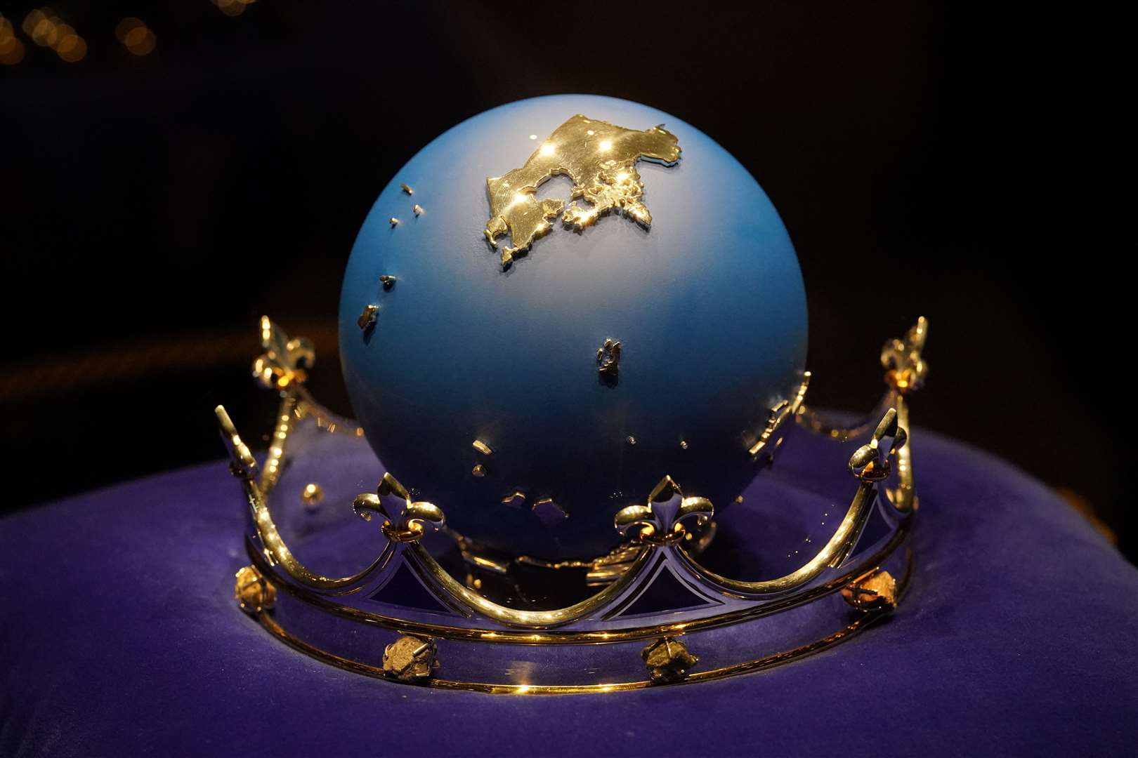 The Queen will touch The Commonwealth of Nations’ Globe (Jonathan Brady/PA)