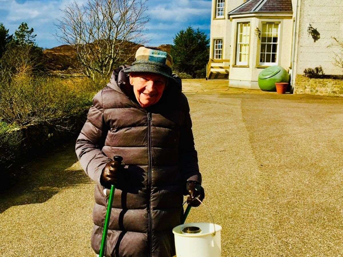 Margaret Payne (90) is attempting to climb the equivalent of 2398ft Suilven on the stairs at her home.