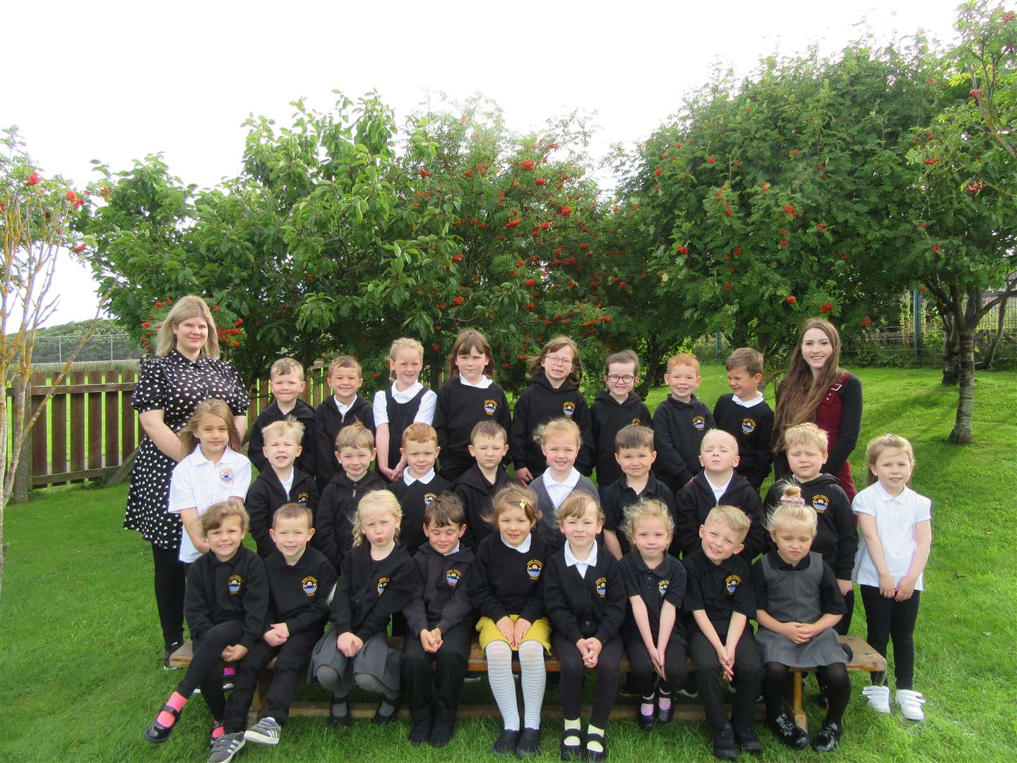 Mount Pleasant Primary's English and Gaelic Medium Primary One pupils along with class teachers Mrs Justine Mackay (left) and Mrs Laura Tait (right).