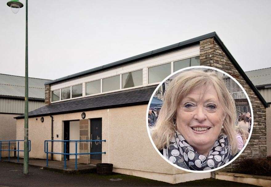 Community council chairwoman Thelma Mackenzie has called for the public toilets at Thurso Riverside to be reopened as soon as possible.