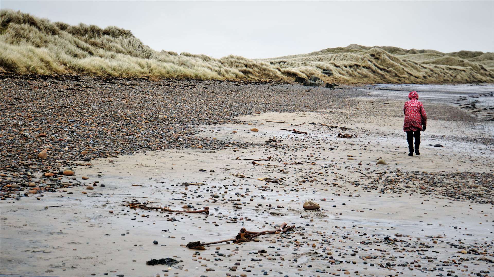 Dunnet beach where the barrel was washed in is popular with locals and tourists alike. A German couple also found what they think could be a human leg bone there and this is being investigated by the police. Picture: DGS