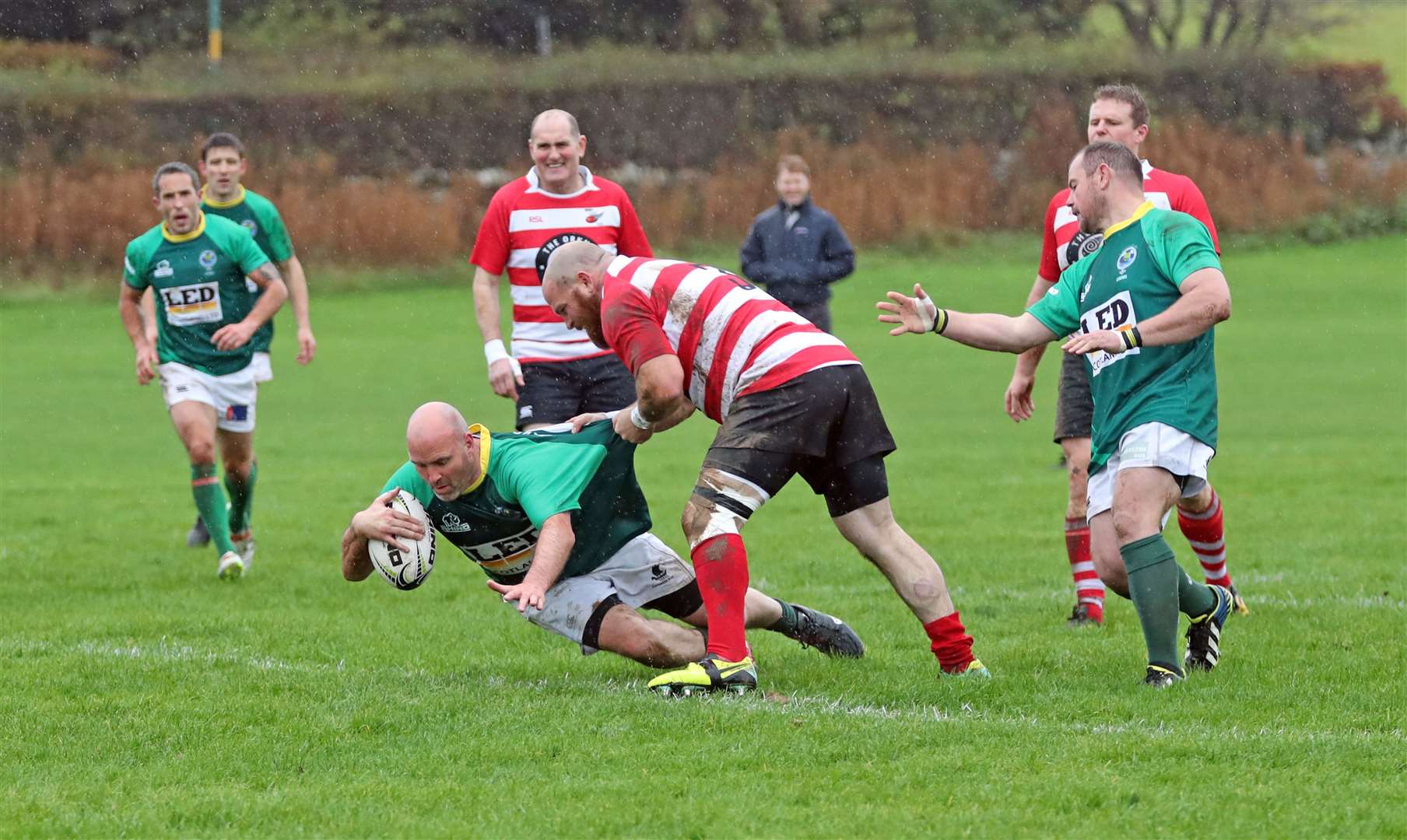 Russell Mill scores the first try for Caithness Evergreens. Picture: James Gunn