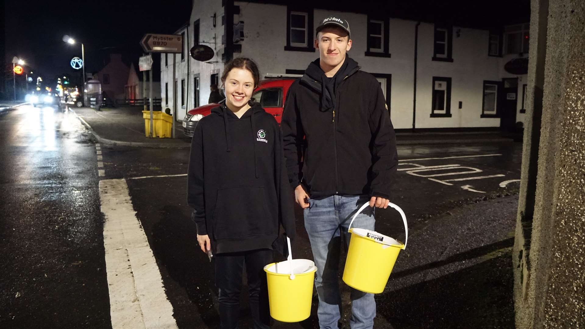 Chloe Begg and Tyler Gordon from Halkirk Young Farmers were out with their collecting buckets in Watten. YPicture: DGS