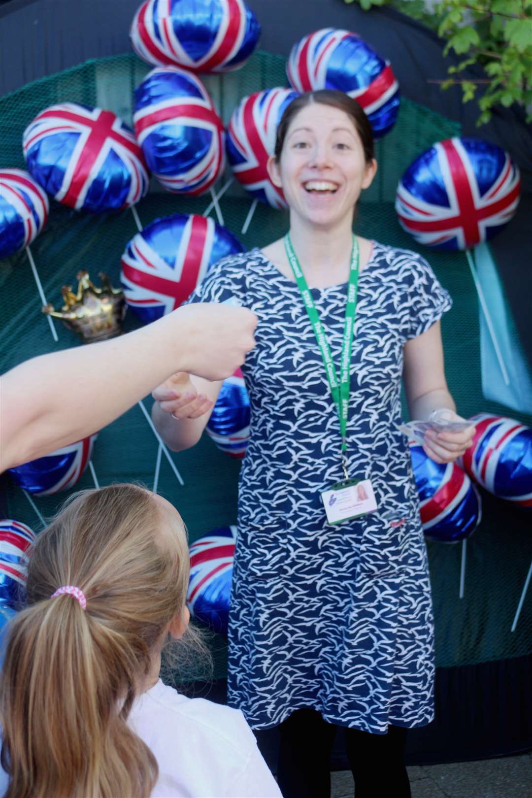 Amanda Gibbon selling balloons. Picture: Eswyl Fell