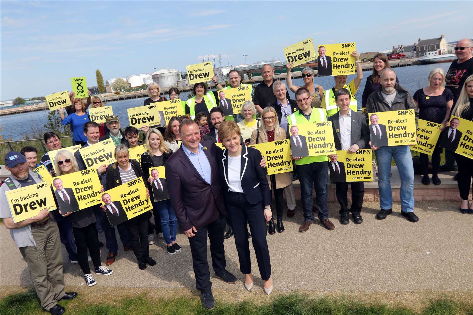 Nicola Sturgeon and Drew Hendry with local activists..Pictures: John Baikie 037660.